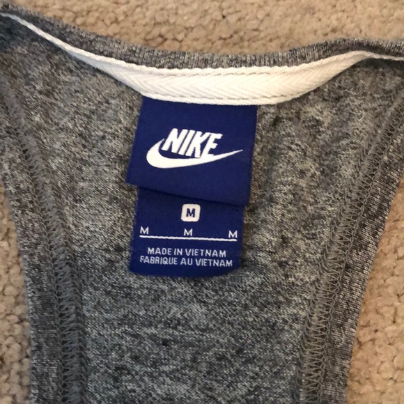 Nike racerback workout tank - Picture 2 of 3